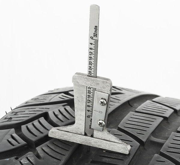 Metal tyre tread depth gauge - two measurement scales + case