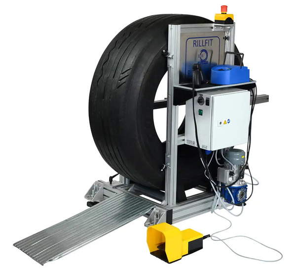 Workstation for tyre regroover RUFF